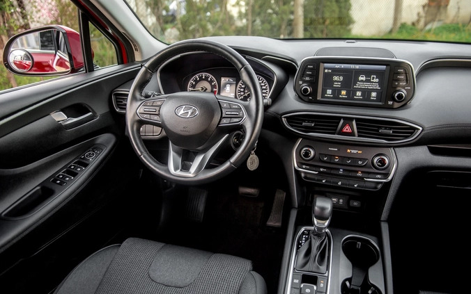 Hyundai Santa Fe cena 104900 przebieg: 17200, rok produkcji 2019 z Debrzno małe 596